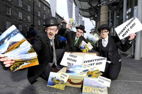 10978601283_1ec7583421_z